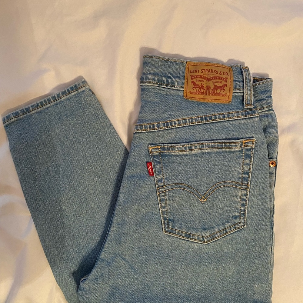 Levi’s Mom Jean
